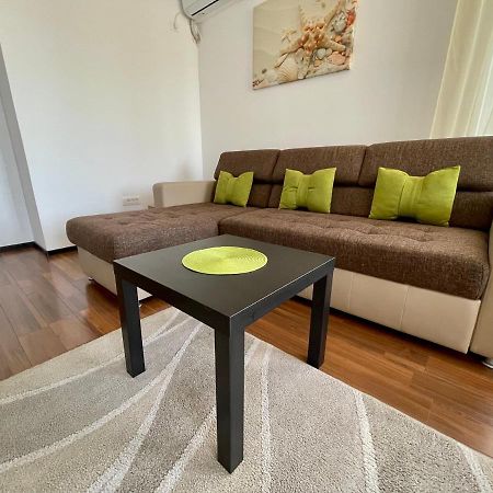 Alcomar Apartment - Summerland Mamaia Eksteriør bilde