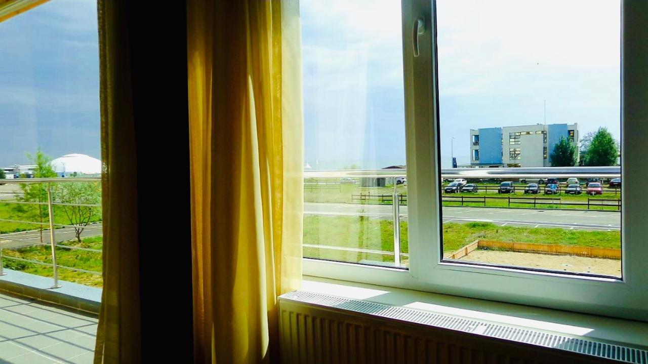 Alcomar Apartment - Summerland Mamaia Eksteriør bilde