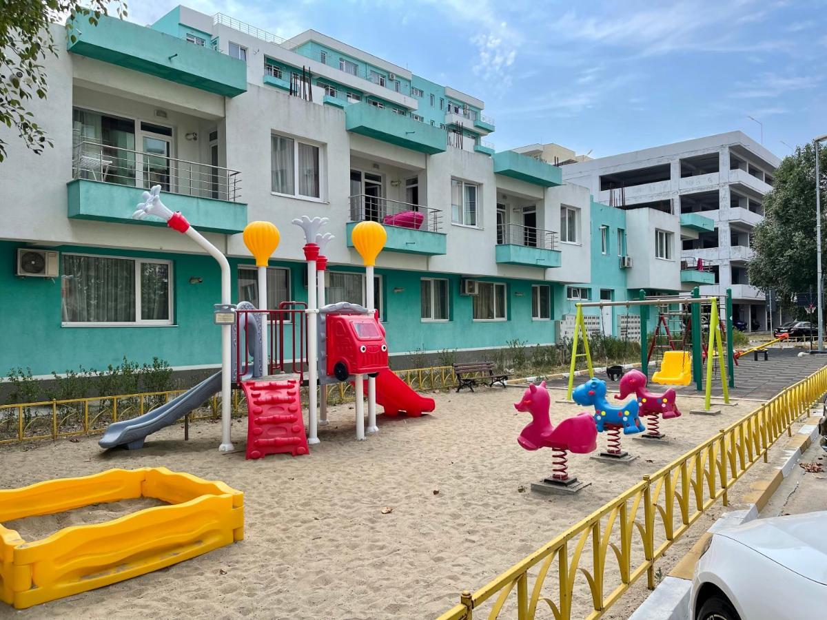Alcomar Apartment - Summerland Mamaia Eksteriør bilde